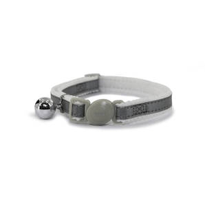 White background with a Ancol reflective silver cat collar with a plastic safety buckle and a silver bell pictured.