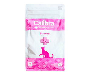 A 2 kg bag of Calibra Veterinary Diets Struvite cat food, featuring a white and pink packaging design with a cat silhouette.