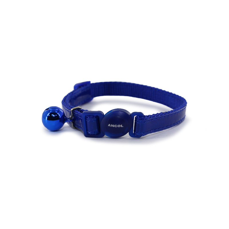 White background with a Ancol gloss reflective blue cat collar with a blue plastic safety buckle and a blue bell pictured. 