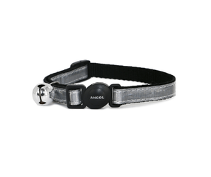 White background with a Ancol gloss reflective silver cat collar with a black plastic safety buckle and a silver bell pictured. 