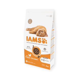IAMS Dry Kitten Cat Food Chicken 2kg on white background