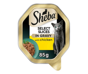 White background with a tray of Sheba Select Slices with chicken in gravy, pictured on the front is a British blue cat.