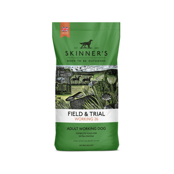 A 15 kg bag of Skinner's Field & Trial Working 26 dog food for adult working dogs, featuring a green bag with a central illustration of horses and a white band with product text.